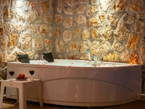  gece  -  Kasım
  | Kalkan Akbel’de Jakuzili ve Isıtmalı Havuzlu Muhafazakar Kiralık Villa | 4 Kişilik Tatil